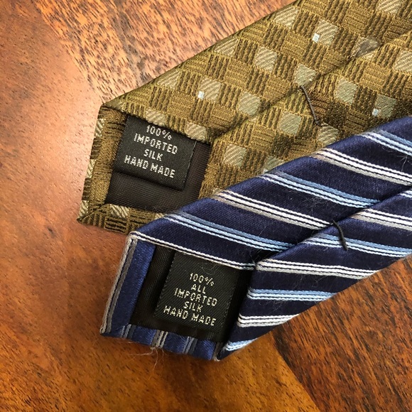 Kenneth Cole Unlisted Ties 100% Silk LOT of 2 EUC - Picture 4 of 4